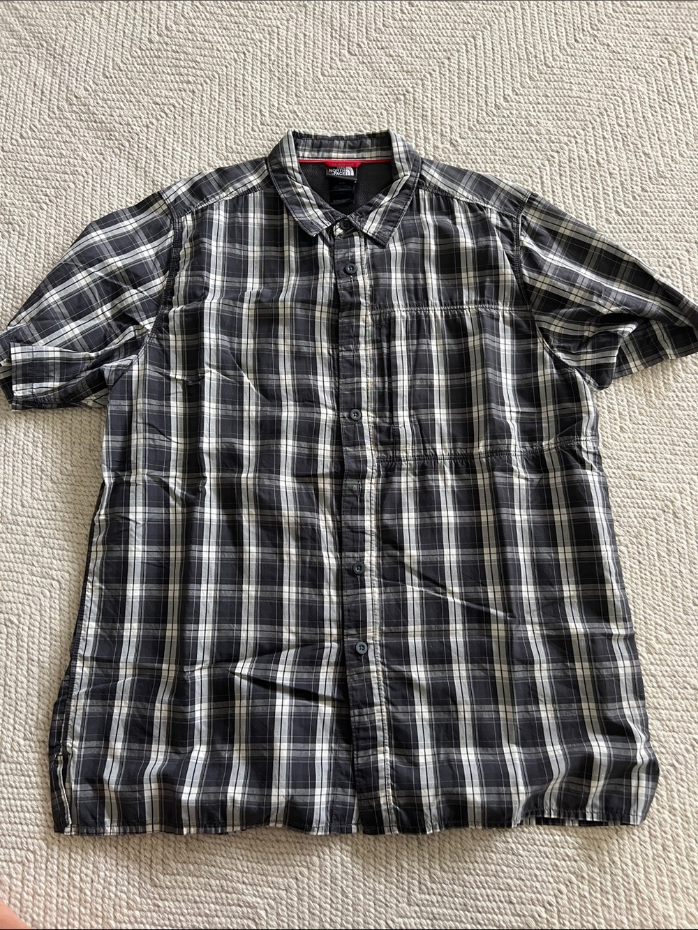 The North Face men’s short sleeve shirt